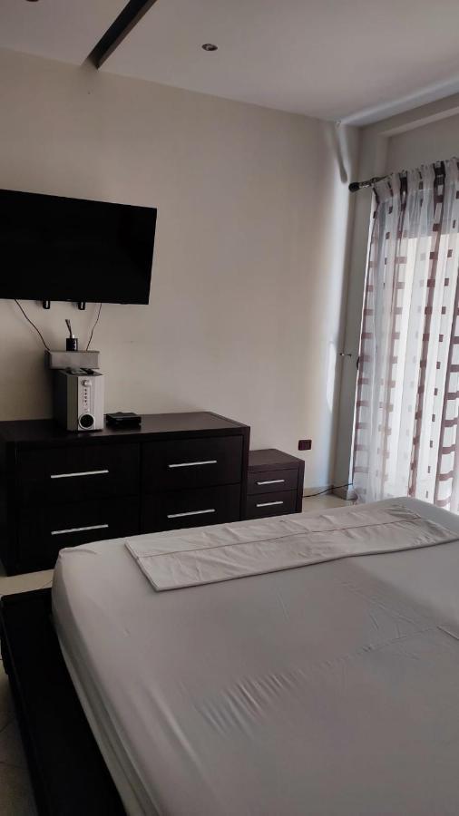 Lolu Apartment Plus Privat Parking Vlorë Екстериор снимка