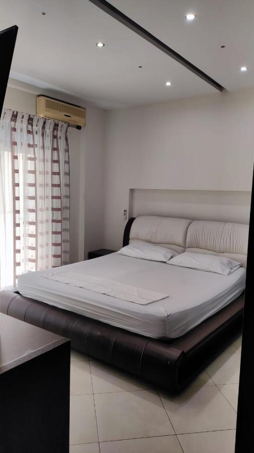 Lolu Apartment Plus Privat Parking Vlorë Екстериор снимка