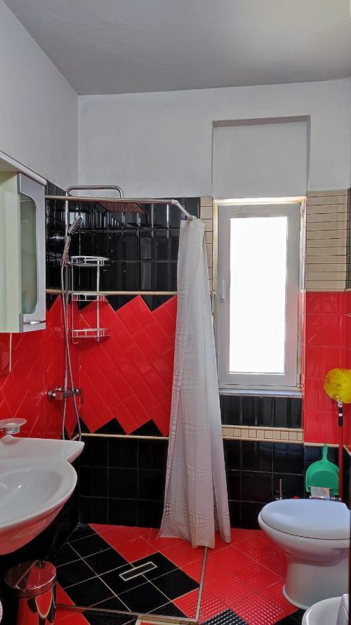 Lolu Apartment Plus Privat Parking Vlorë Екстериор снимка